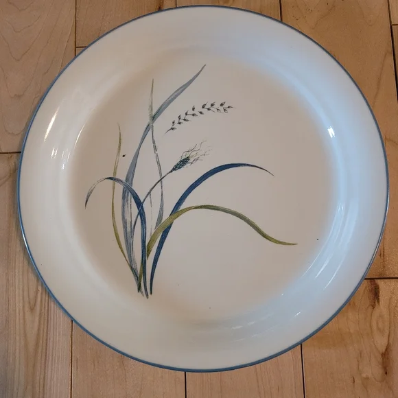 4 Corelle Coastal Breeze dinner plates - Picture 2 of 2